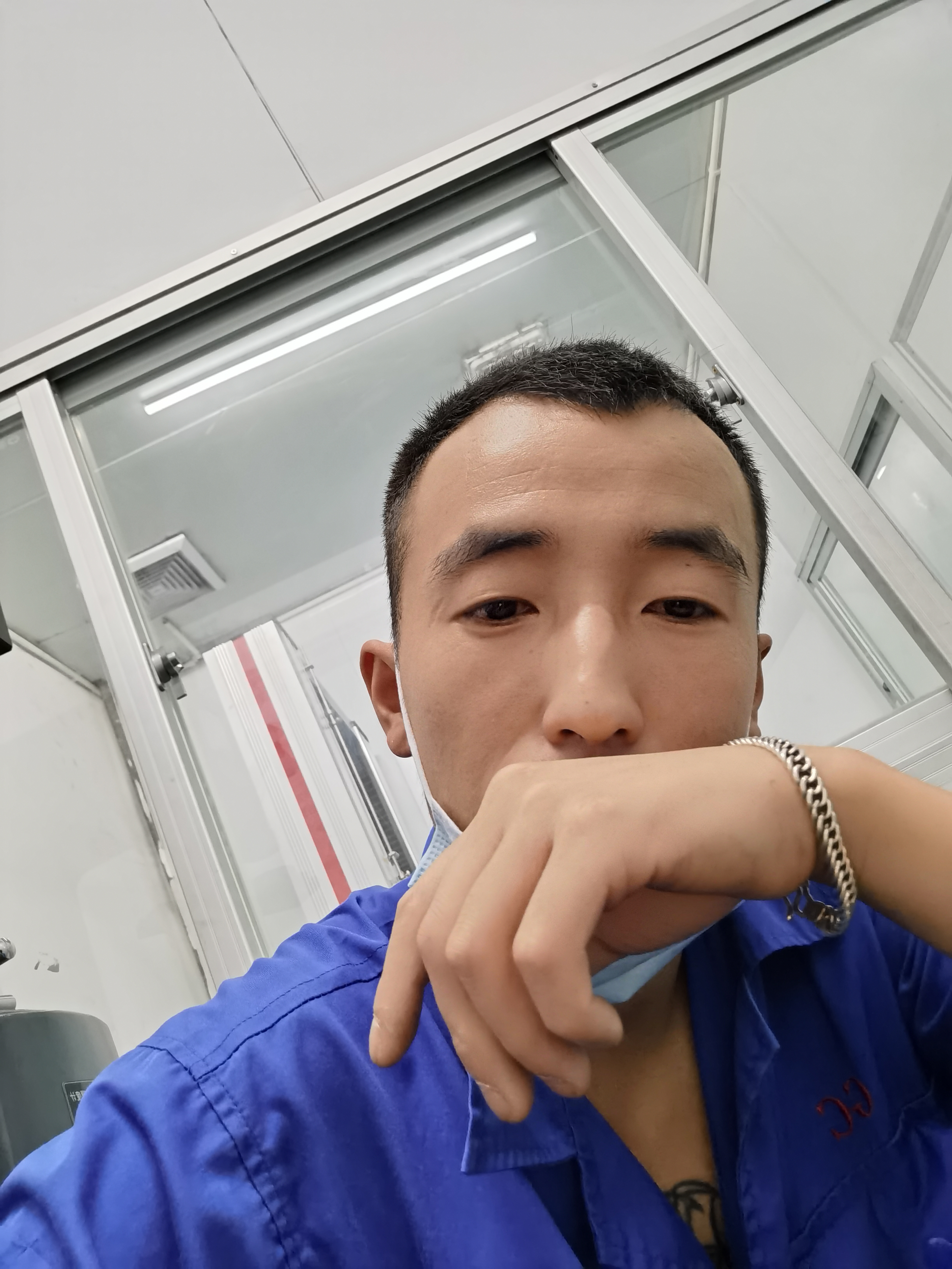 中国小哥的照片