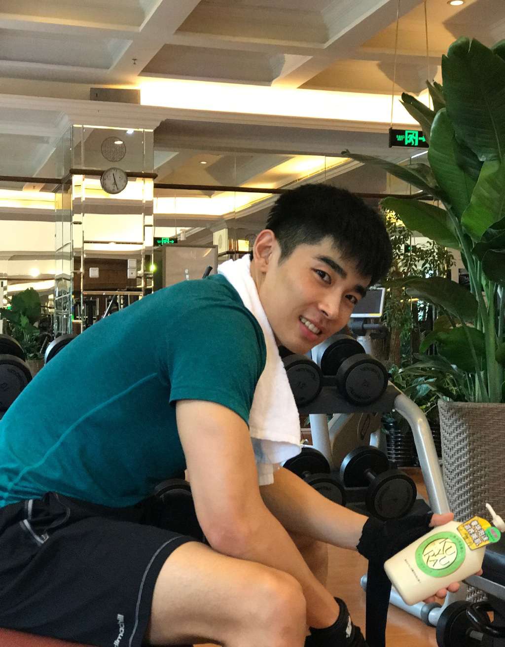 李浩云037岁男180cm本科最近一次登录:11-15 14:3580后现居:广东 深圳