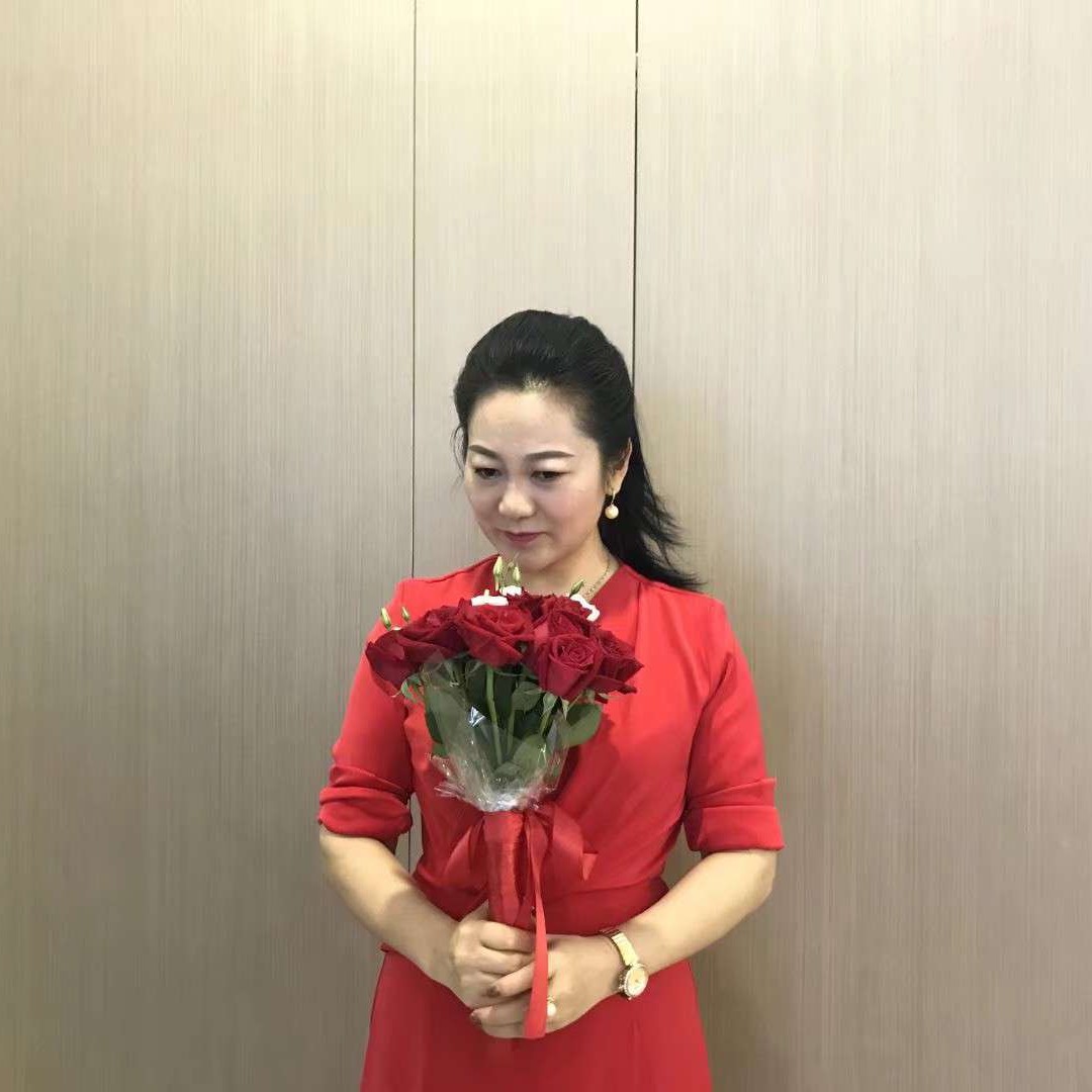 49岁女老板征婚图片