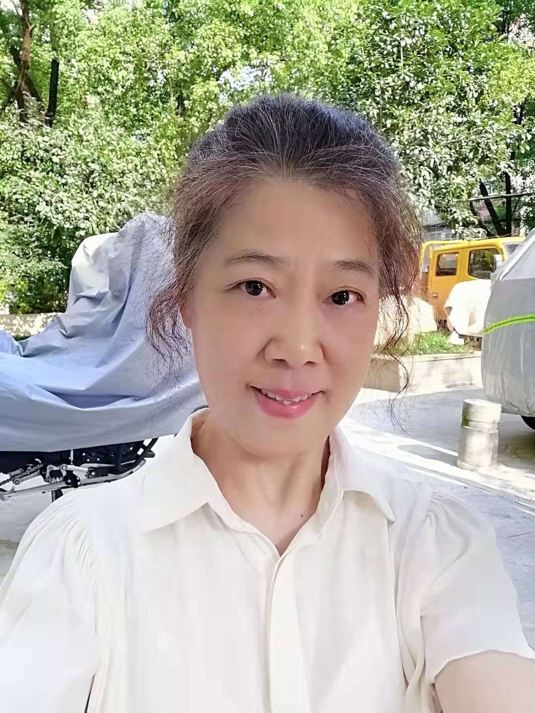 63岁离异女征婚照片(id:4264855)_湖北武汉征婚交友_我主良缘网