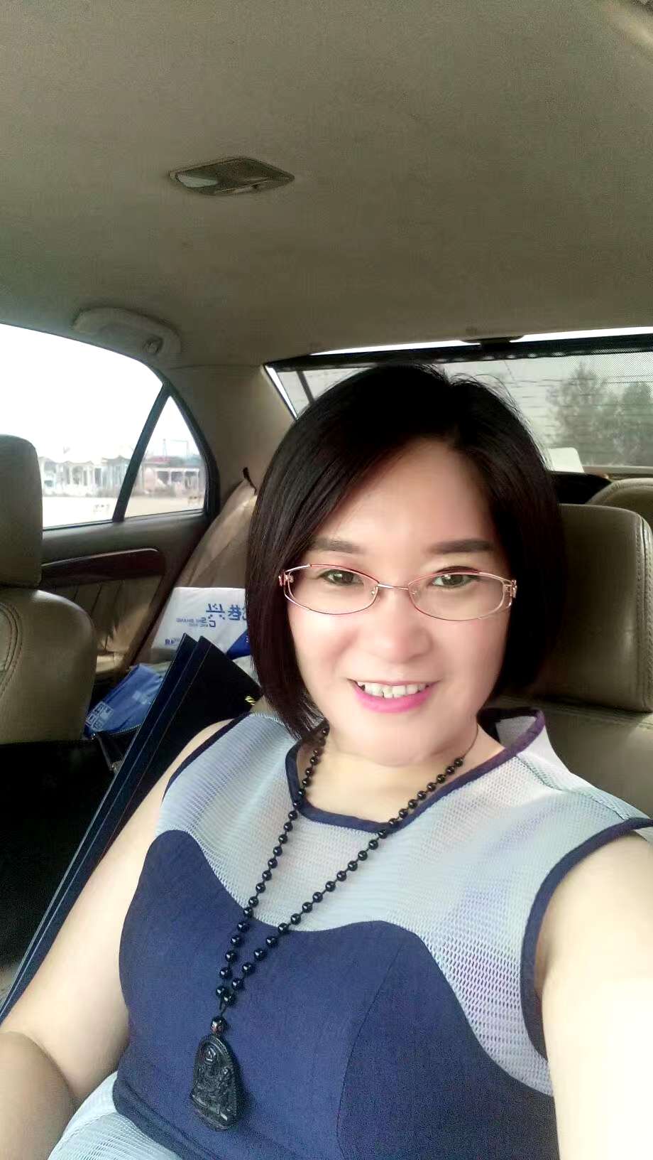 44岁女征婚图片