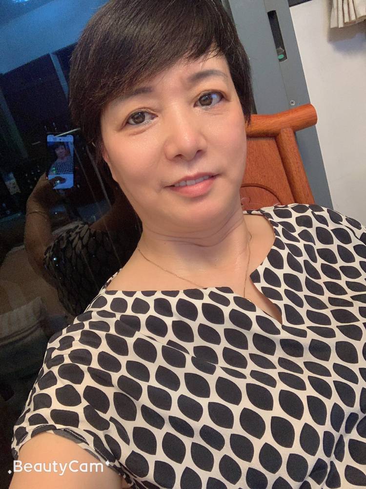 53岁离异女征婚照片(id:1052173)_广东深圳征婚交友_我主良缘网