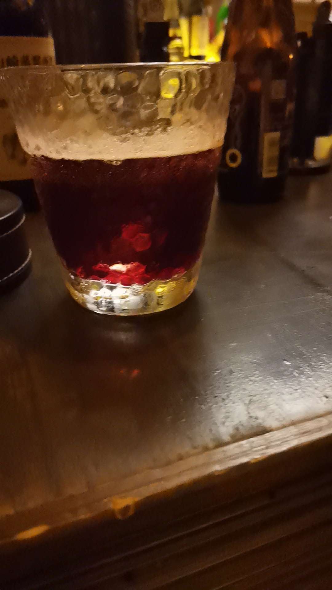 一个人一杯酒孤独