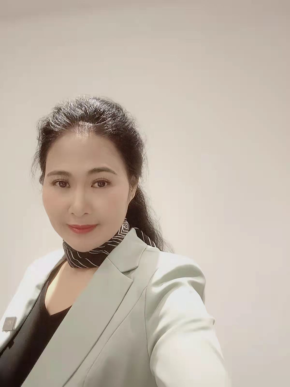 45岁离异女征婚照片(id:3848018)_广东广州征婚交友_我主良缘网