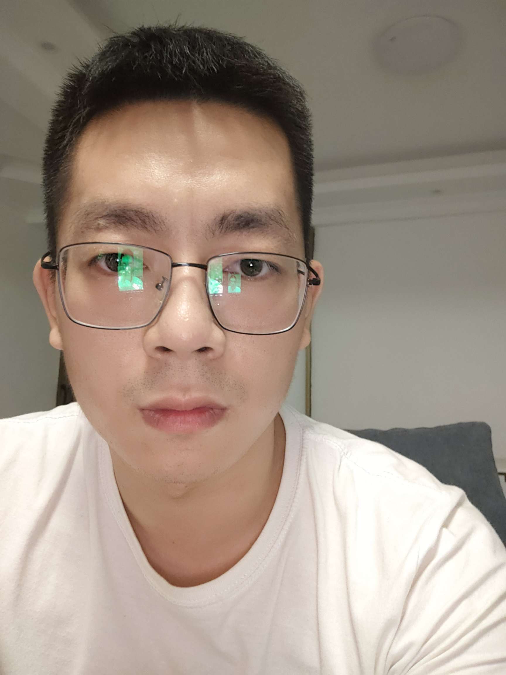 032岁男未婚172cm高中及以下最近一次登录:04-13 01:0390后现居:广东