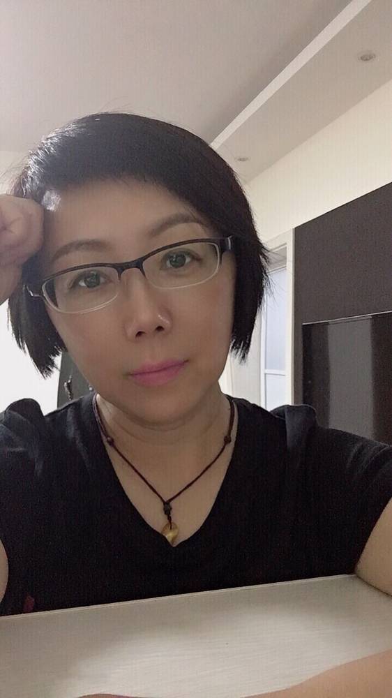 52岁离异女征婚照片(id:2316585)_上海上海征婚交友_我主良缘网