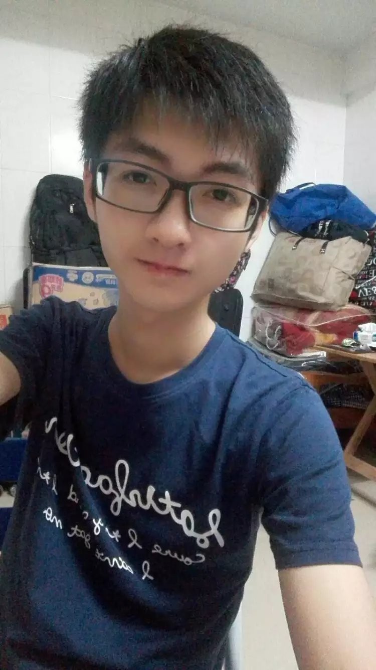 28 19:2390后现居:广东 广州籍贯:广东 茂名星座:狮子座生肖:狗身高