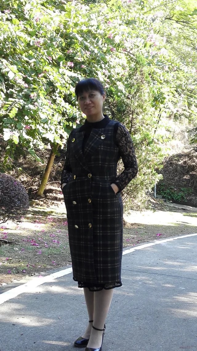 54岁离异女征婚照片(id:250339)_广东深圳征婚交友_我主良缘网