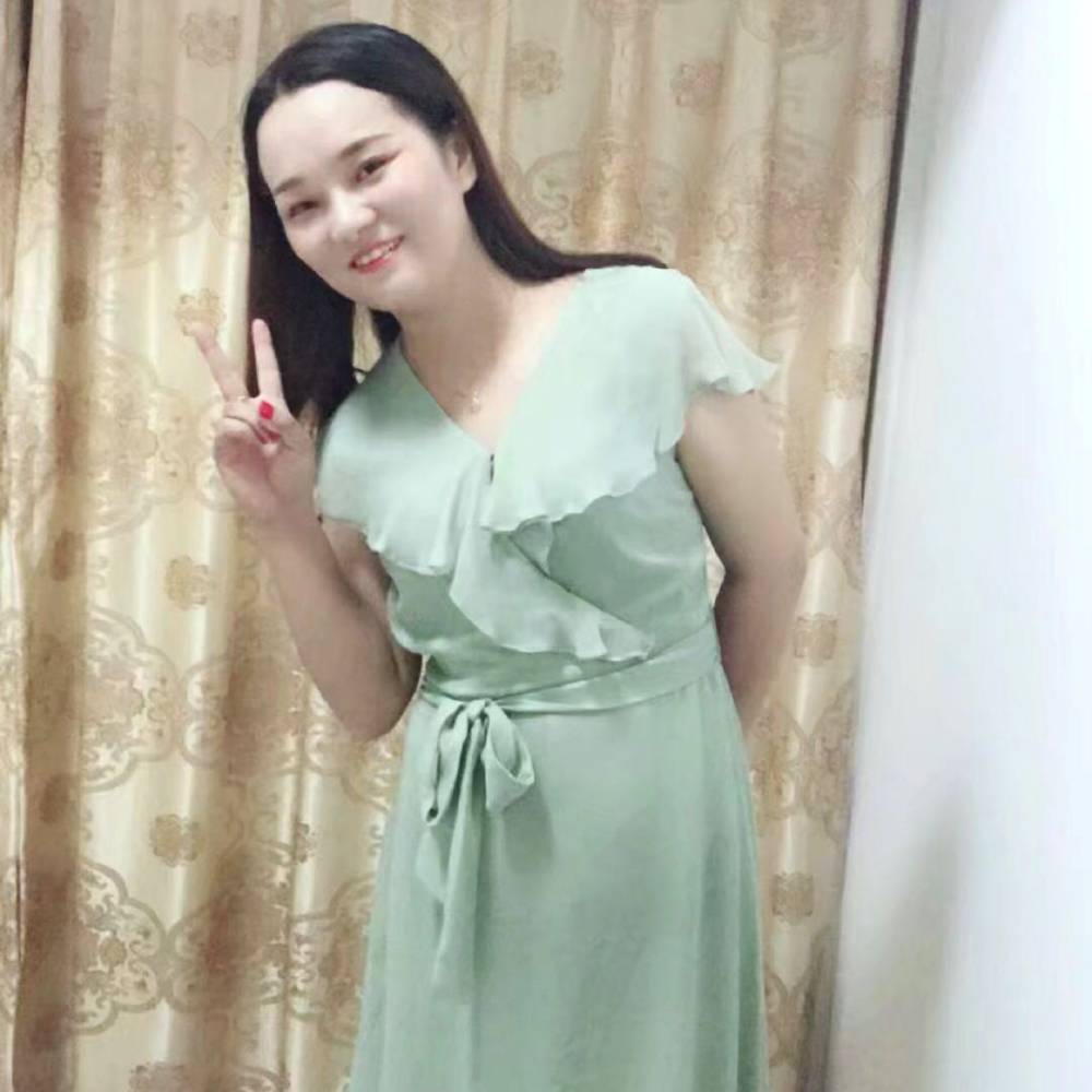 35岁离异女征婚照片