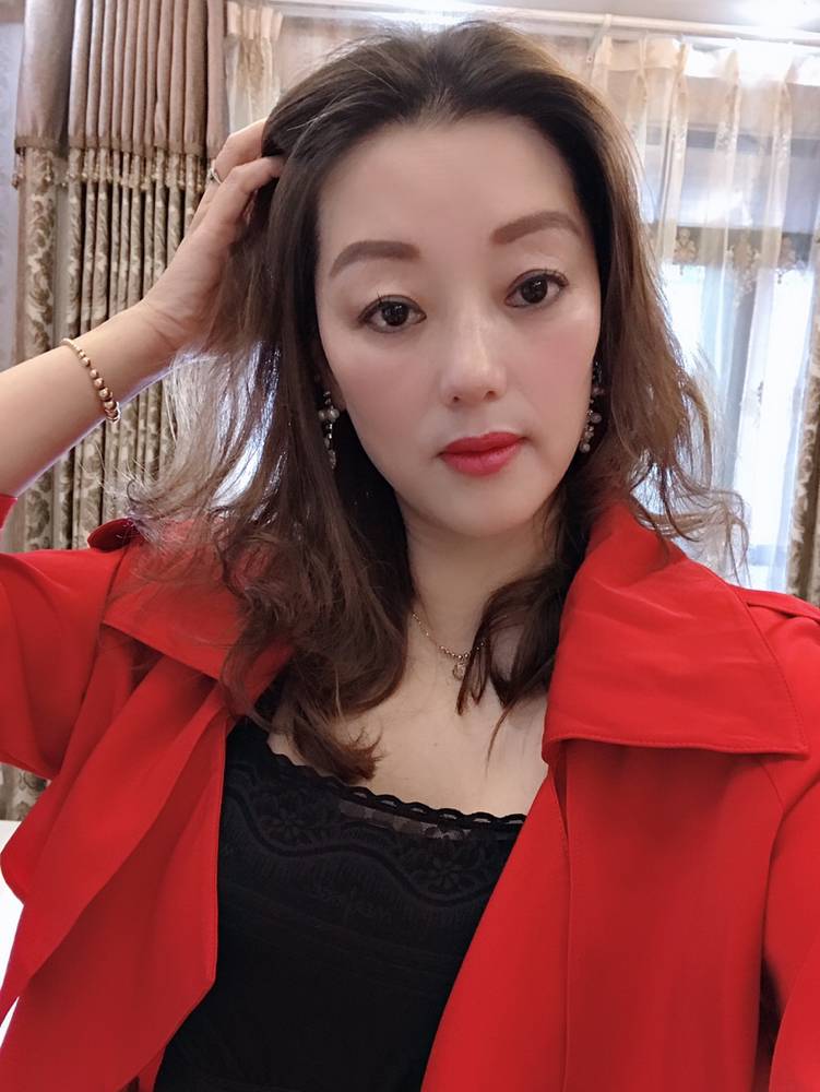 53岁离异女征婚照片