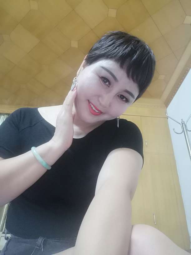 45岁离异女征婚照片(id:2567405)_广东深圳征婚交友_我主良缘网