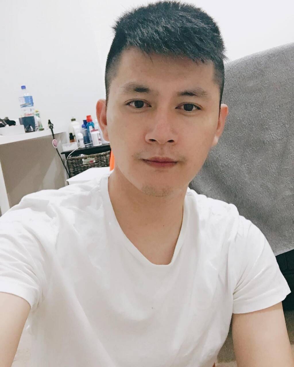 33岁离异男征婚照片(id:2597936)_香港香港征婚交友_我主良缘网