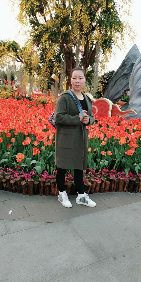 50岁离异女征婚照片(id:973946)_广东深圳征婚交友_我主良缘网