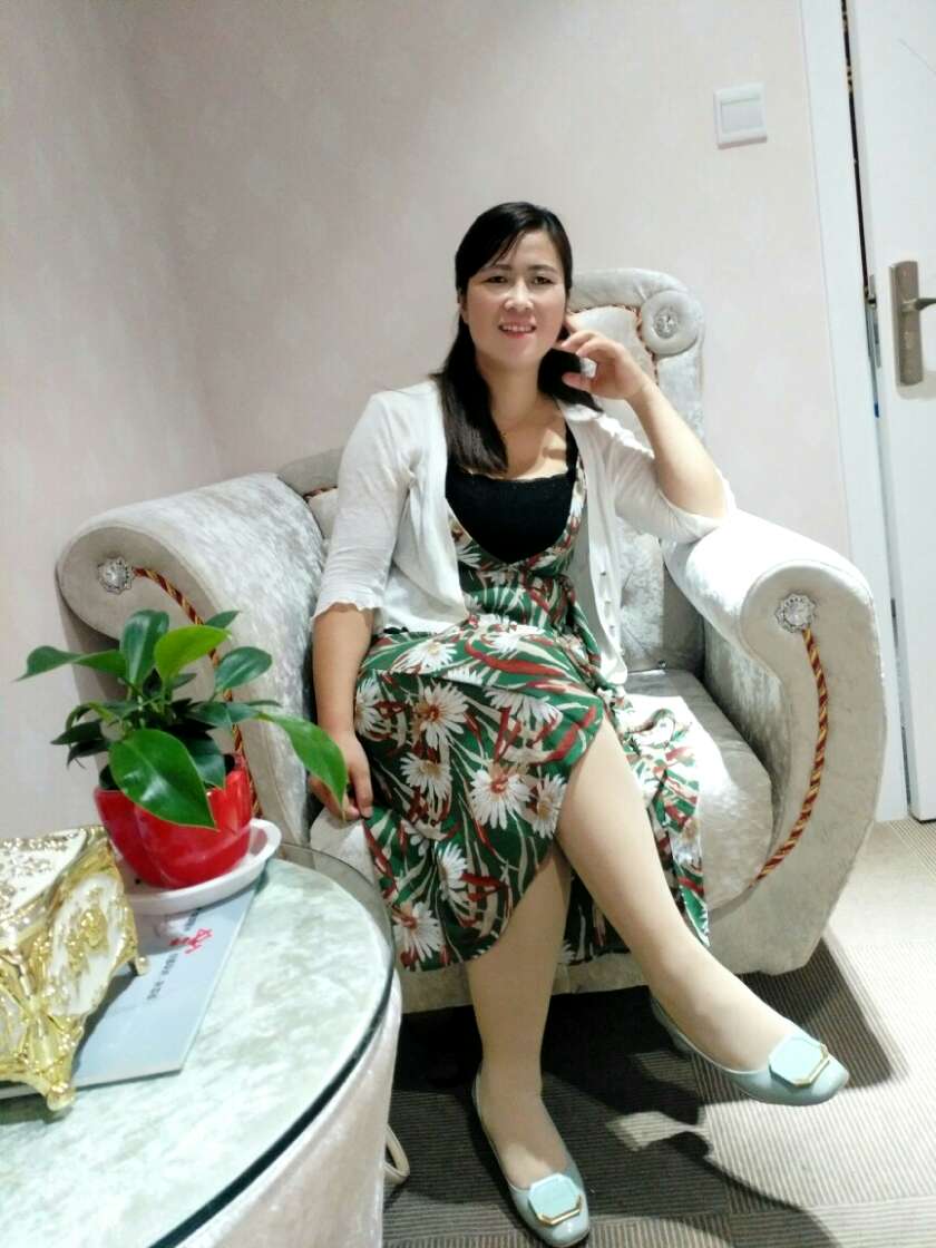 42岁离异女征婚照片(id:546069)