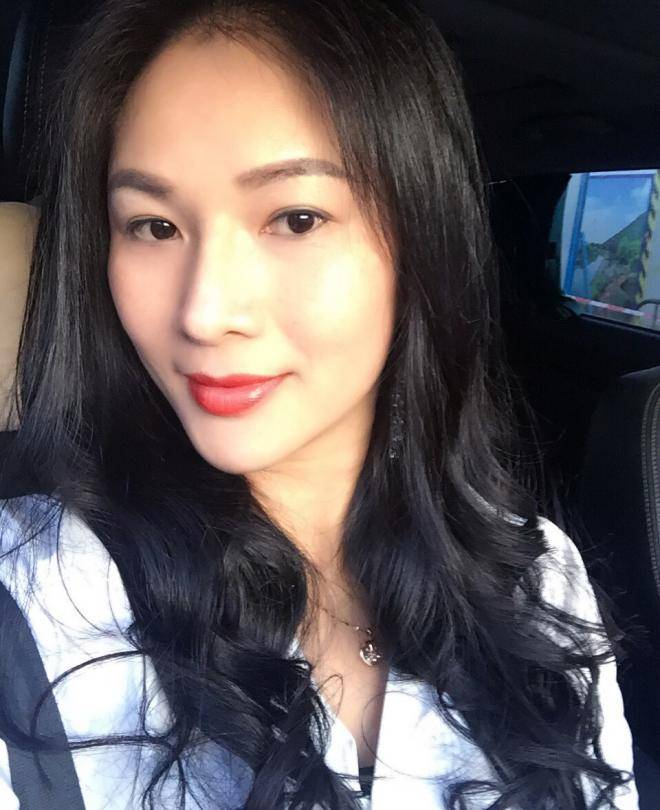 42岁离异女征婚照片(id:697588)_广东深圳征婚交友_我主良缘网