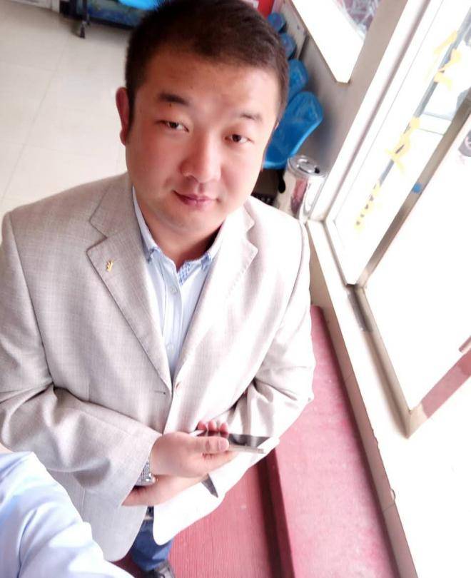 非洲小白脸—李俊