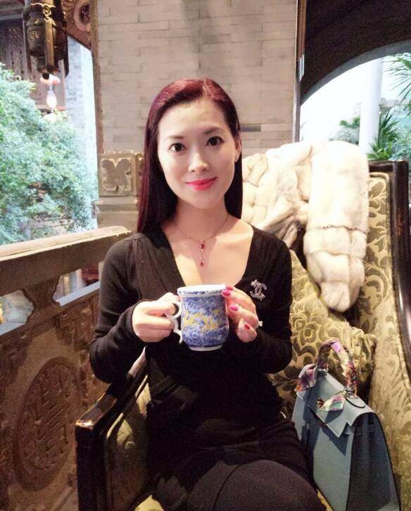 44岁离异女征婚照片(id:531000)_山东青岛征婚交友_我主良缘网