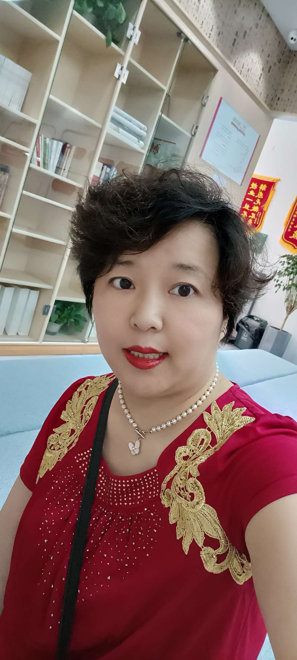 女个人征婚信息42岁图片